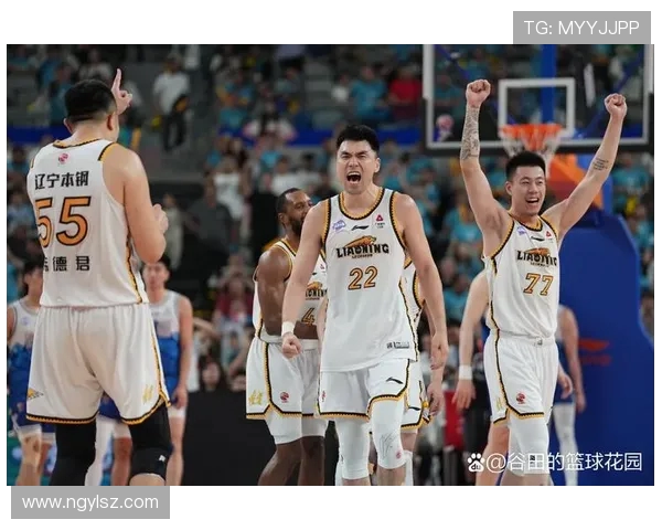 篮球技战术解析与球队管理策略探讨：提升竞技水平与团队协作的关键要素