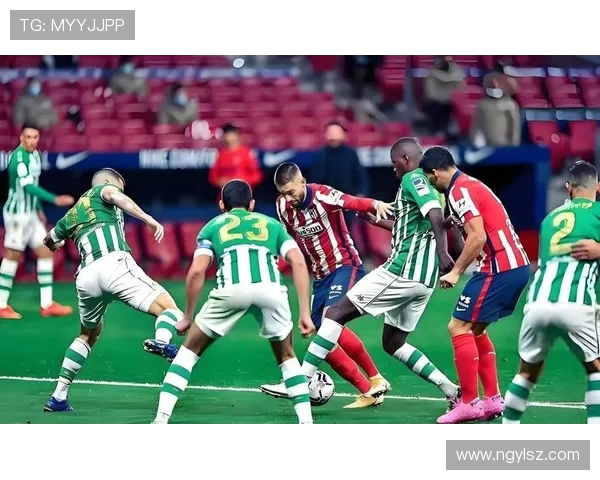 马德里竞技迎战劲敌全力争胜力求重返欧洲赛场