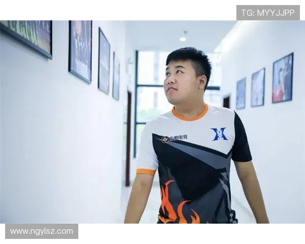 嘉玮在穿越火线中的成长历程与荣耀征途揭秘