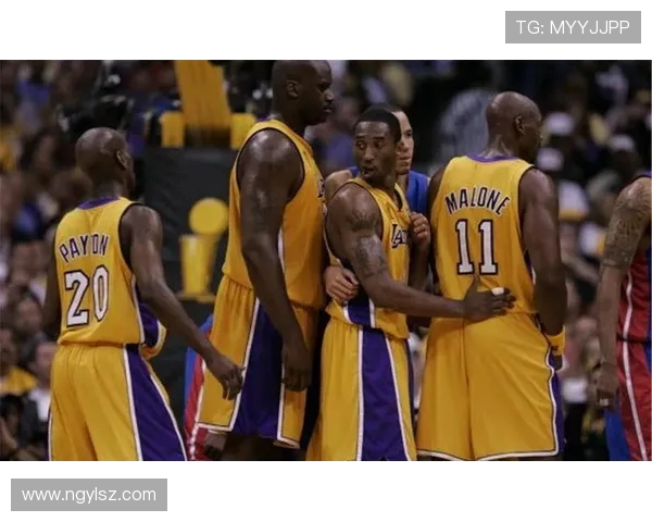 2004年湖人与活塞的巅峰对决揭示了篮球战术与团队精神的完美结合